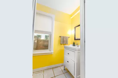35 Danforth Ave, Pittsfield, MA 01201 - Photo 9