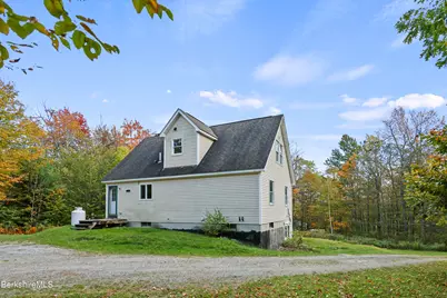 1230 County Rd, Becket, MA 01223 - Photo 37
