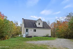 1230 County Rd, Becket, MA 01223 - Photo 35