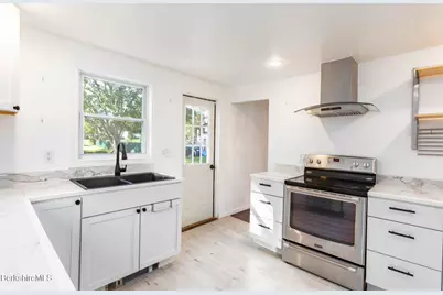 23 Westover St, Pittsfield, MA 01201 - Photo 11