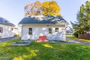 23 Westover St, Pittsfield, MA 01201 - Photo 5