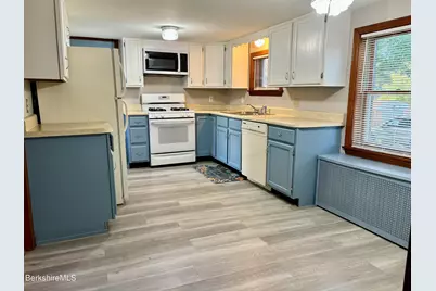 42 Newell St, Pittsfield, MA 01201 - Photo 15