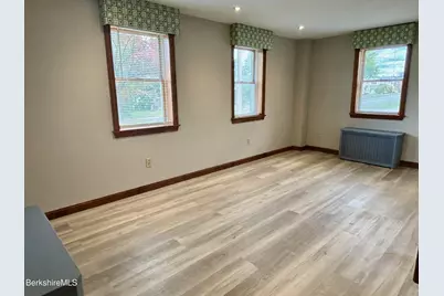 42 Newell St, Pittsfield, MA 01201 - Photo 9