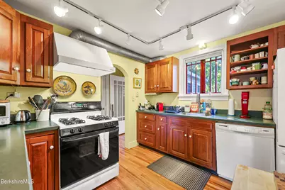 202 Oak St, Great Barrington, MA 01236 - Photo 13