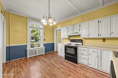 137 W Main St, North Adams, MA 01247 - Photo 9