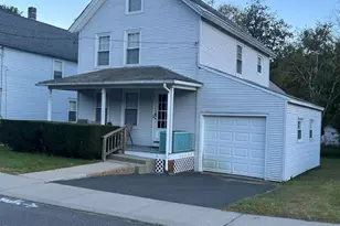 27 Maple Ave, Chester, MA 01011 - Photo 3