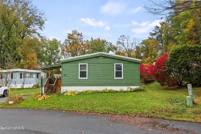 27 Lakewood Cir, Pittsfield, MA 01201 - Photo 3