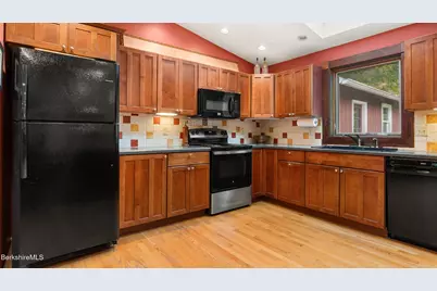 130 Laurel St, Lee, MA 01238 - Photo 13
