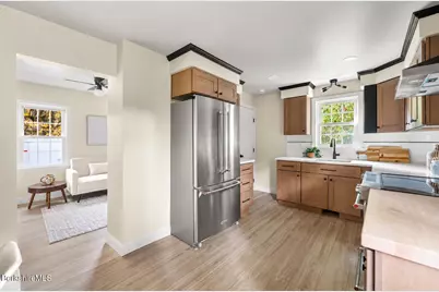 189 Mohegan St, Pittsfield, MA 01201 - Photo 13