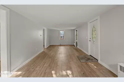 115 Grove St, Adams, MA 01220 - Photo 9