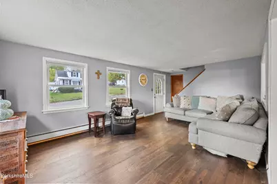 90 Orlando Ave, Pittsfield, MA 01201 - Photo 5