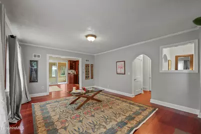 34 Sampson Pkwy, Pittsfield, MA 01201 - Photo 11