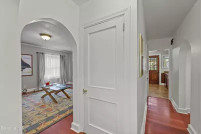 34 Sampson Pkwy, Pittsfield, MA 01201 - Photo 9
