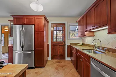 34 Sampson Pkwy, Pittsfield, MA 01201 - Photo 31