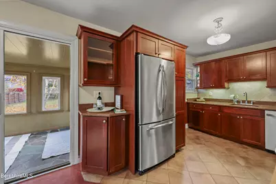 34 Sampson Pkwy, Pittsfield, MA 01201 - Photo 17