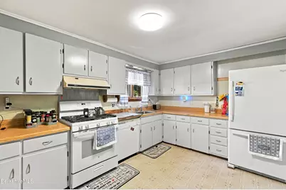 37 Adam St, Pittsfield, MA 01201 - Photo 7