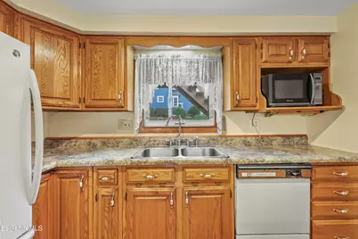 366 Eagle St, North Adams, MA 01247 - Photo 17