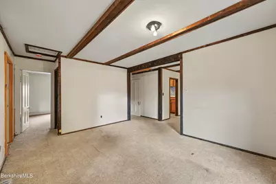 366 Eagle St, North Adams, MA 01247 - Photo 37