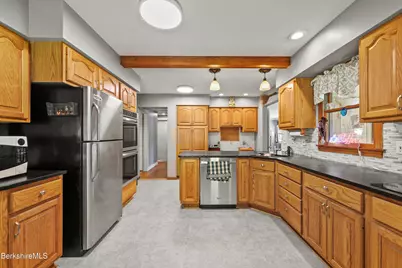 961 River Rd, Clarksburg, MA 01247 - Photo 7