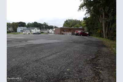 114 W Housatonic St, Pittsfield, MA 01201 - Photo 25