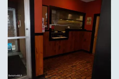 114 W Housatonic St, Pittsfield, MA 01201 - Photo 11