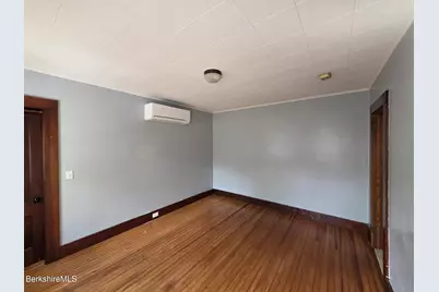 75 Summer St, Adams, MA 01220 - Photo 9
