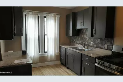 48 Melrose St #B, Adams, MA 01220 - Photo 3