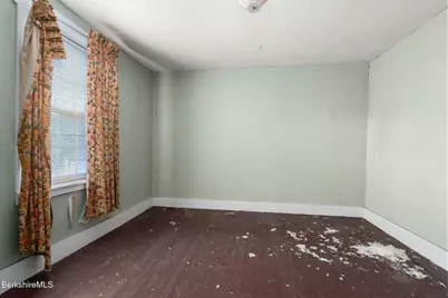 34 Pacific St, Pittsfield, MA 01201 - Photo 17