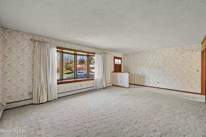 64 Devonshire Dr, Cheshire, MA 01225 - Photo 11