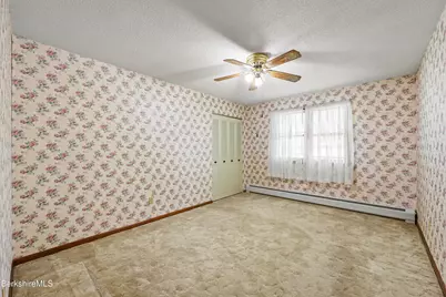 64 Devonshire Dr, Cheshire, MA 01225 - Photo 25
