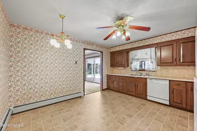 64 Devonshire Dr, Cheshire, MA 01225 - Photo 23