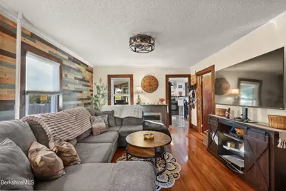 61 Richmond Ave, Pittsfield, MA 01201 - Photo 5
