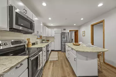 19 Draper Ave, Pittsfield, MA 01201 - Photo 17