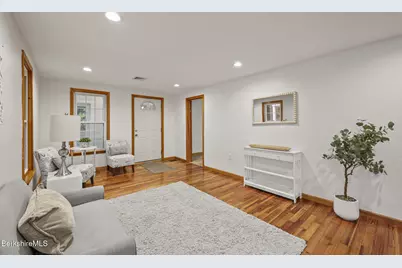 19 Draper Ave, Pittsfield, MA 01201 - Photo 7