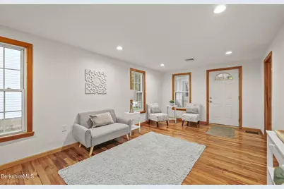19 Draper Ave, Pittsfield, MA 01201 - Photo 9