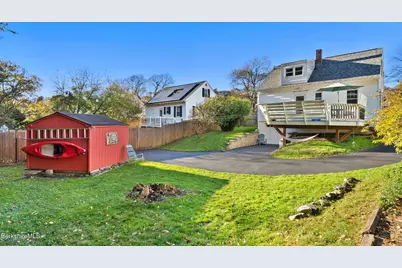 16 Delaware Ave, Pittsfield, MA 01201 - Photo 3