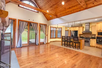 122 Silver St, Lanesborough, MA 01237 - Photo 15
