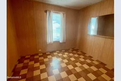 28 1st St, Adams, MA 01220 - Photo 17