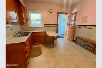 28 1st St, Adams, MA 01220 - Photo 9