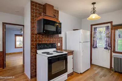 72 A St, North Adams, MA 01247 - Photo 5