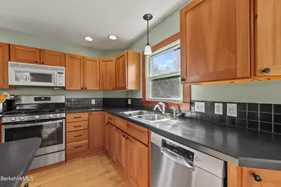 1205 Main St, Williamstown, MA 01267 - Photo 21