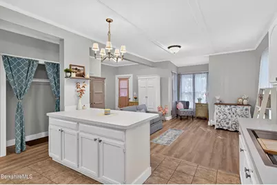 49A Arnold Place #A, North Adams, MA 01247 - Photo 3