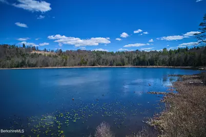 9 Wheatley Dr, Stockbridge, MA 01262 - Photo 1