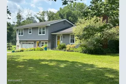 55 Thornliebank Rd, Williamstown, MA 01267 - Photo 1