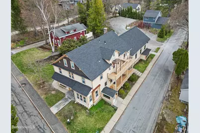 14 Pine St, Stockbridge, MA 01262 - Photo 1