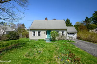21 Berkshire Dr, Williamstown, MA 01267 - Photo 1