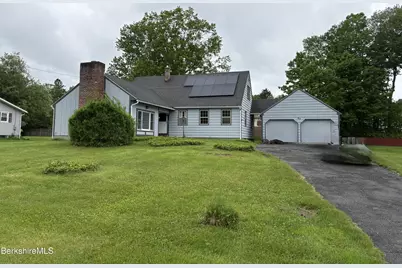 95 Oak Hill Rd, Pittsfield, MA 01201 - Photo 1