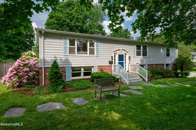 20 Woodlawn Dr, Williamstown, MA 01267 - Photo 1