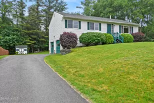 34 Hazelwood Ct, Dalton, MA 01226 - Photo 1