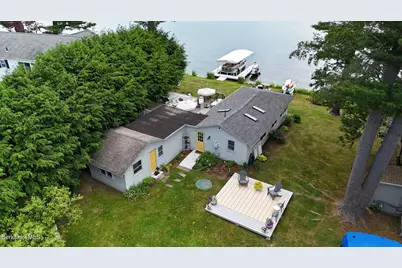 89 Narragansett Ave, Lanesborough, MA 01237 - Photo 1